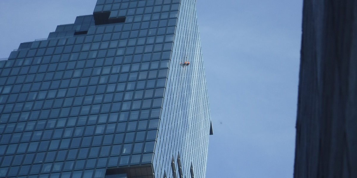 Mahanakhon glazing